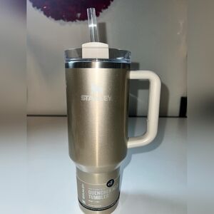 Stanley X Elf Honey Talks 40oz. NWT